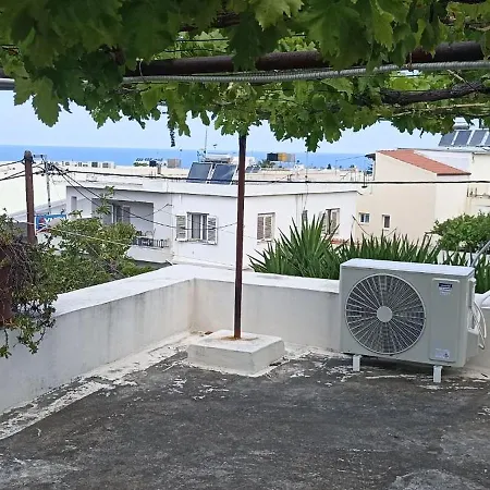بيت للعطل Stone House Into Amazing Garden خانيا